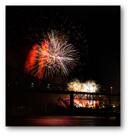 Fireworks photograph title=\Photograph © 2016 Rachel Jacklyn Bilodeau